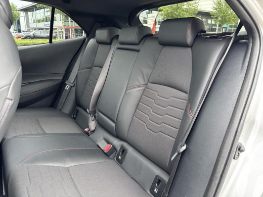 Toyota Corolla 2.0 Hybrid Executive | Panoramadak | ActivLease financial lease
