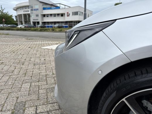 Toyota Corolla 2.0 Hybrid Executive | Panoramadak | ActivLease financial lease