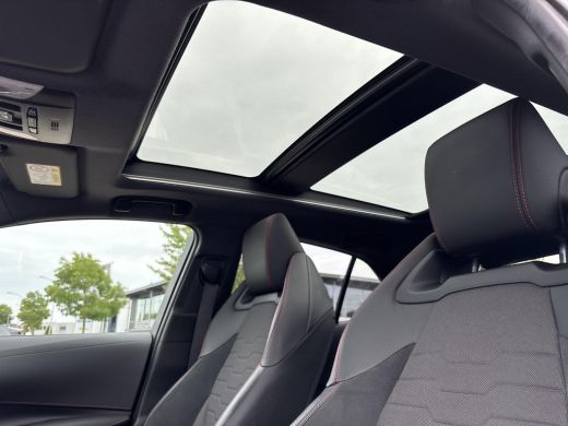 Toyota Corolla 2.0 Hybrid Executive | Panoramadak | ActivLease financial lease
