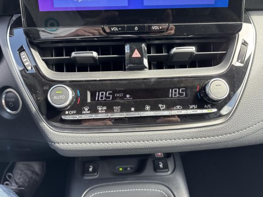 Toyota Corolla Touring Sports Hybrid 200 Dynamic ActivLease financial lease