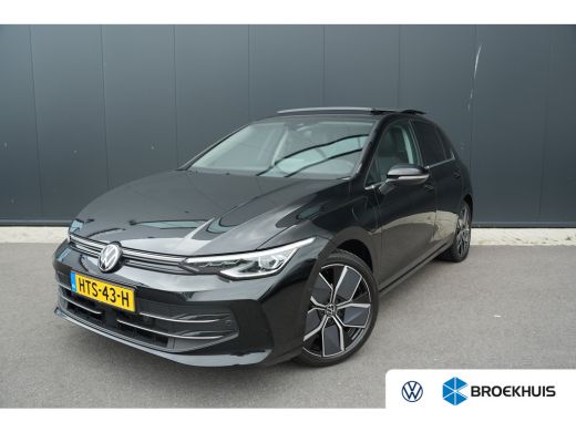 Volkswagen Golf 1.5 eHybrid Style Edition | Panoramadak | Camera | Elektrische stoel | Dodehoek Detectie | ActivLease financial lease