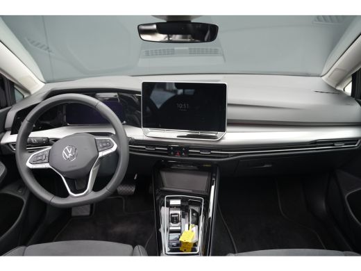 Volkswagen Golf 1.5 eHybrid Style Edition | Panoramadak | Camera | Elektrische stoel | Dodehoek Detectie | ActivLease financial lease