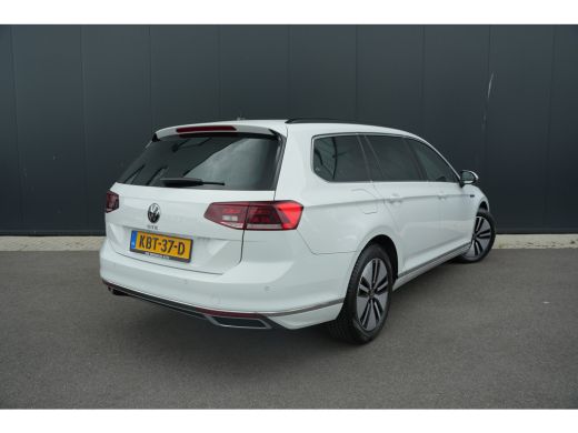 Volkswagen Passat Variant 1.4 TSI PHEV GTE Business | Adaptive Cruise Controle | Trekhaak | Dodehoek Detectie | ActivLease financial lease