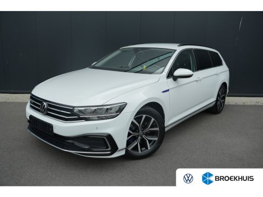 Volkswagen Passat Variant 1.4 TSI PHEV GTE Business | Leder | Camera | Led |