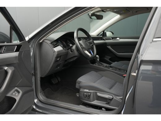 Volkswagen Passat Variant 1.4 TSI PHEV GTE Business | Parkeersensoren V+A | Winter Pakket | Camera | Navi | ActivLease financial lease