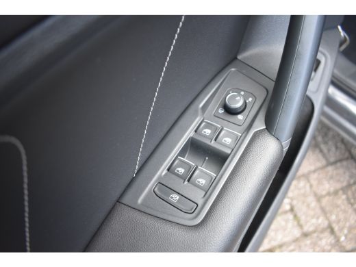 Volkswagen Tiguan 1.4 TSI eHybrid 245 PK DSG-6 R-Line Business+ | TREKHAAK | LEDER | 20 INCH | NAVIGATIE | HUD | EL... ActivLease financial lease