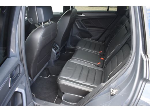 Volkswagen Tiguan 1.4 TSI eHybrid 245 PK DSG-6 R-Line Business+ | TREKHAAK | LEDER | 20 INCH | NAVIGATIE | HUD | EL... ActivLease financial lease