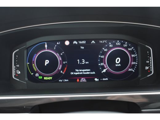 Volkswagen Tiguan 1.4 TSI eHybrid 245 PK DSG-6 R-Line Business+ | TREKHAAK | LEDER | 20 INCH | NAVIGATIE | HUD | EL... ActivLease financial lease