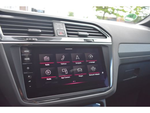 Volkswagen Tiguan 1.4 TSI eHybrid 245 PK DSG-6 R-Line Business+ | TREKHAAK | LEDER | 20 INCH | NAVIGATIE | HUD | EL... ActivLease financial lease