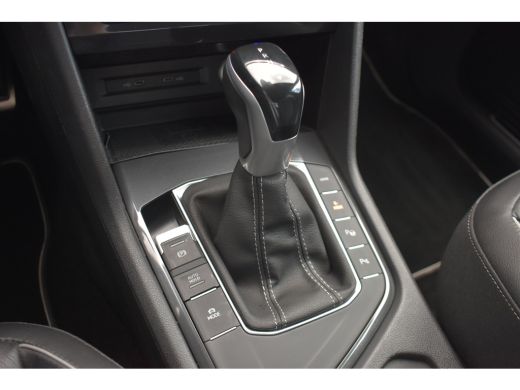 Volkswagen Tiguan 1.4 TSI eHybrid 245 PK DSG-6 R-Line Business+ | TREKHAAK | LEDER | 20 INCH | NAVIGATIE | HUD | EL... ActivLease financial lease