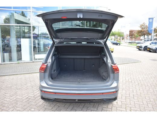 Volkswagen Tiguan 1.4 TSI eHybrid 245 PK DSG-6 R-Line Business+ | TREKHAAK | LEDER | 20 INCH | NAVIGATIE | HUD | EL... ActivLease financial lease