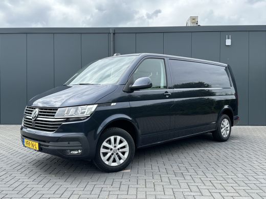Volkswagen Transporter 2.0 TDI HIGHLINE / STARLIGHT BLUE METALLIC / L2H1 / TREKHAAK / CAMERA / CRUISE / AIRCO ActivLease financial lease