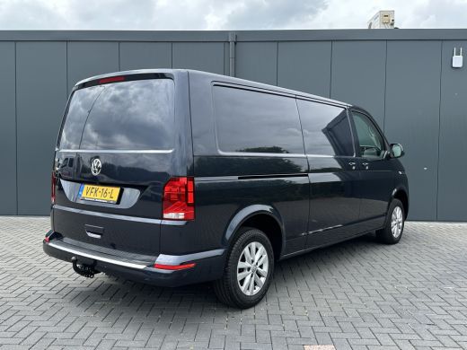 Volkswagen Transporter 2.0 TDI HIGHLINE / STARLIGHT BLUE METALLIC / L2H1 / TREKHAAK / CAMERA / CRUISE / AIRCO ActivLease financial lease