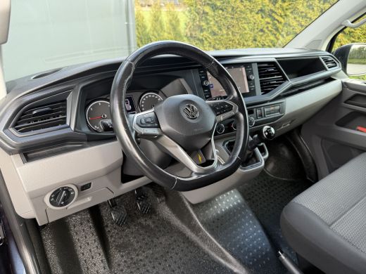 Volkswagen Transporter 2.0 TDI HIGHLINE / STARLIGHT BLUE METALLIC / L2H1 / TREKHAAK / CAMERA / CRUISE / AIRCO ActivLease financial lease