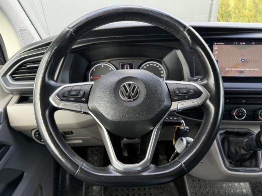Volkswagen Transporter 2.0 TDI HIGHLINE / STARLIGHT BLUE METALLIC / L2H1 / TREKHAAK / CAMERA / CRUISE / AIRCO ActivLease financial lease