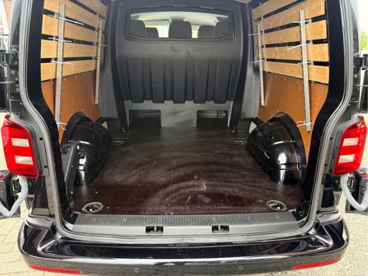 Volkswagen Transporter 2.0 TDI 150pk L2H1 Dubbel Cabine Highline 65262 km, NL. Auto. ActivLease financial lease