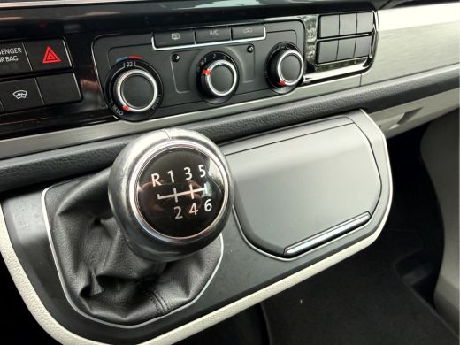 Volkswagen Transporter 2.0 TDI 150pk L2H1 Dubbel Cabine Highline 65262 km, NL. Auto. ActivLease financial lease