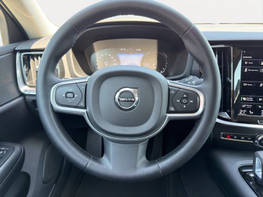 Volvo  V60 2.0 T6 Recharge AWD Business Pro | SoH 97,35% | Stuurwiel en stoelen verwarmd | Achteruitrijcamera | ActivLease financial lease