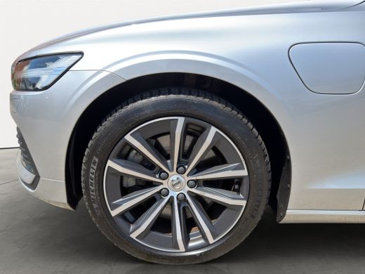 Volvo  V60 2.0 T6 Recharge AWD Business Pro | SoH 97,35% | Stuurwiel en stoelen verwarmd | Achteruitrijcamera | ActivLease financial lease
