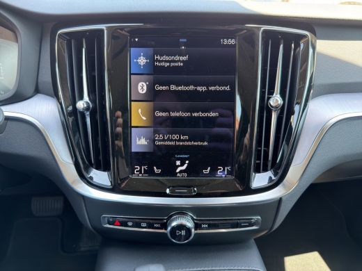 Volvo  V60 2.0 T6 Recharge AWD Business Pro | SoH 97,35% | Stuurwiel en stoelen verwarmd | Achteruitrijcamera | ActivLease financial lease