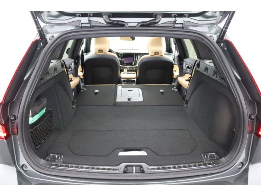 Volvo  V60 T6 Plug-in hybrid AWD Ultra Dark | Bowers&Wilkins | Massage | Stoelventilatie | 360 Camera | Pano... ActivLease financial lease
