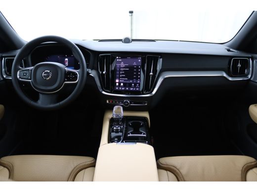 Volvo  V60 T6 Plug-in hybrid AWD Ultra Dark | Bowers&Wilkins | Massage | Stoelventilatie | 360 Camera | Pano... ActivLease financial lease