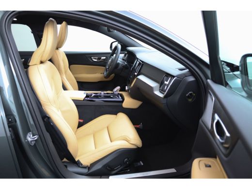 Volvo  V60 T6 Plug-in hybrid AWD Ultra Dark | Bowers&Wilkins | Massage | Stoelventilatie | 360 Camera | Pano... ActivLease financial lease