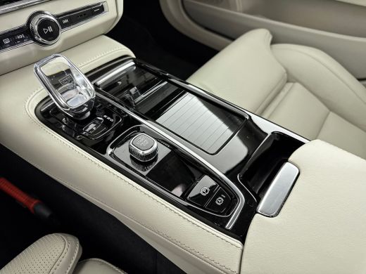 Volvo  V90 T8 Recharge Ultra Dark | 20" | Luchtvering | Geventileerd Nappa | Stoelmassage | Bowers & Wilkins... ActivLease financial lease