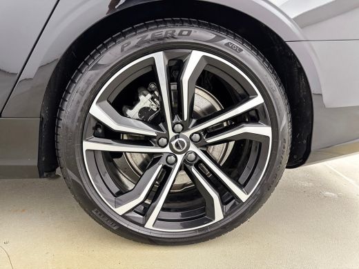 Volvo  V90 T8 Recharge Ultra Dark | 20" | Luchtvering | Geventileerd Nappa | Stoelmassage | Bowers & Wilkins... ActivLease financial lease