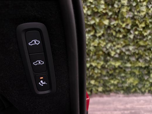 Volvo  XC90 T8 AWD Recharge Ultra Ultimate Dark | Luchtvering | Trekhaak | 360 Camera | Head-Up Display | Har... ActivLease financial lease