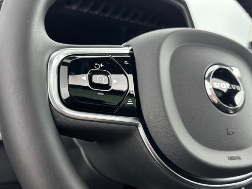 Volvo  XC90 T8 Ultra Black Edition Executive | 22" | Gelaagd & Getint Glas | Geintegreerd kinderzitje | Lucht... ActivLease financial lease