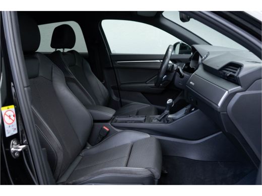 Audi Q3 45 TFSI e / 2x S-line/ Virtual Cockpit/ Touch Navigatie/ Virtual Cockpit/ ActivLease financial lease