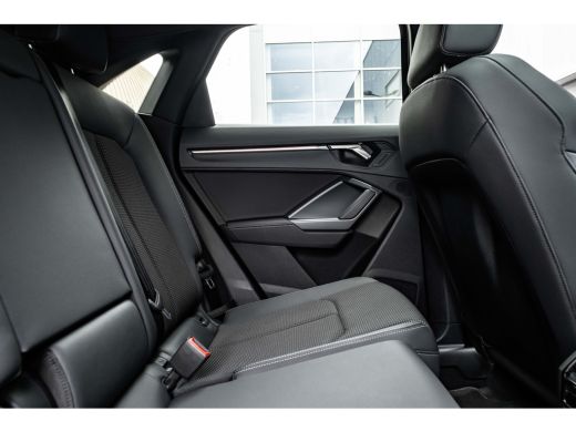 Audi Q3 45 TFSI e S Edition 245PK | Panorama Dak | Sfeerverlichting | Elek. stoelen | Matrix LED Koplampe... ActivLease financial lease