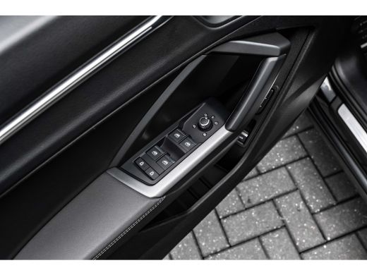 Audi Q3 45 TFSI e S Edition 245PK | Panorama Dak | Sfeerverlichting | Elek. stoelen | Matrix LED Koplampe... ActivLease financial lease