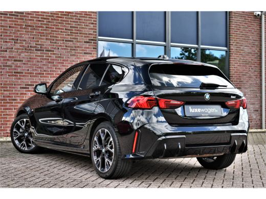 BMW 1 Serie 120 M-Sport Pano ACC 360 HUD El-Klep 18inch Shadowline ActivLease financial lease