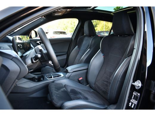 BMW 1 Serie 120 M-Sport Pano ACC 360 HUD El-Klep 18inch Shadowline ActivLease financial lease