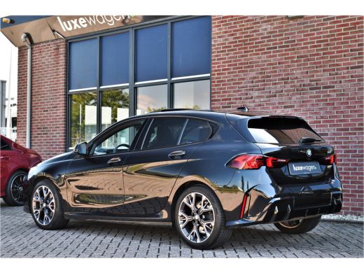 BMW 1 Serie 120 M-Sport Pano ACC 360 HUD El-Klep 18inch Shadowline ActivLease financial lease
