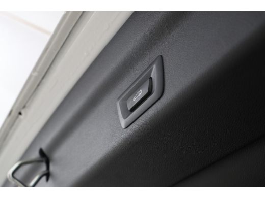 BMW iX1 eDrive20 67 kWh M-sport, Stoelen, Virtual, Climate, ActivLease financial lease