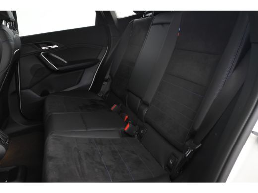 BMW iX1 eDrive20 67 kWh M-sport, Stoelen, Virtual, Climate, ActivLease financial lease
