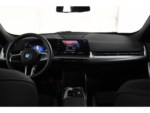 BMW iX1 eDrive20 67 kWh M-sport, Stoelen, Virtual, Climate, ActivLease financial lease