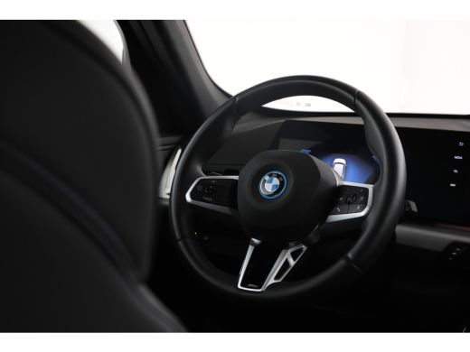 BMW iX1 eDrive20 67 kWh M-sport, Stoelen, Virtual, Climate, ActivLease financial lease