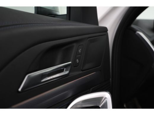 BMW iX1 eDrive20 67 kWh M-sport, Stoelen, Virtual, Climate, ActivLease financial lease