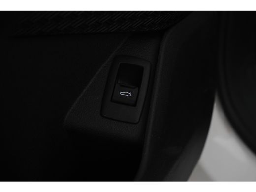 BMW iX1 eDrive20 67 kWh M-sport, Stoelen, Virtual, Climate, ActivLease financial lease