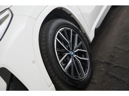 BMW iX1 eDrive20 67 kWh M-sport, Stoelen, Virtual, Climate, ActivLease financial lease