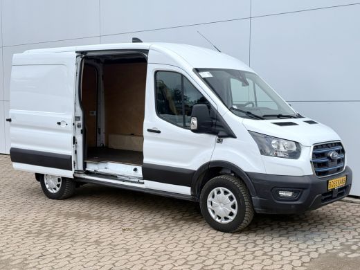 Ford E-Transit 68kWh 184PK L2H2 334km WLTP 96,5% (SOH) Climate Control Cruise Control CarPlay Navigatie Parkeers... ActivLease financial lease