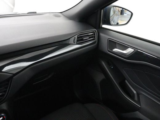 Ford Focus 1.5 EcoBoost ST Line | Trekhaak | Stoel & Stuurverwarming | Keyless | Carplay | Climate control |... ActivLease financial lease