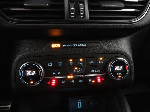 Ford Focus 1.5 EcoBoost ST Line | Trekhaak | Stoel & Stuurverwarming | Keyless | Carplay | Climate control |... ActivLease financial lease