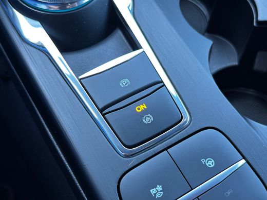 Ford Kuga 2.5 PHEV 225 PK ST-Line | ELEKTR. WEGKLAPBARE TREKHAAK| STUUR, STOEL, VOORRUIT EN ACHTERBANKVERWA... ActivLease financial lease