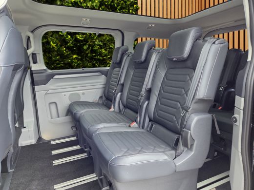 Ford Tourneo Custom Custom Transit 340 2.5 PHEV L1H1 Titanium X Panoramadak | Trekhaak | Leder | 8 persoons | Elektri... ActivLease financial lease