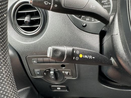 Mercedes-Benz Vito 114 CDI 136 PK E6 AUTOMAAT / L2H1 / 1e EIG. / TREKHAAK / CAMERA / 2x SCHUIFDEUR / CRUISE / AIRCO ActivLease financial lease